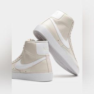 Nike LIKE NEW- Womens Nike Blazer Mid in Beige & White
